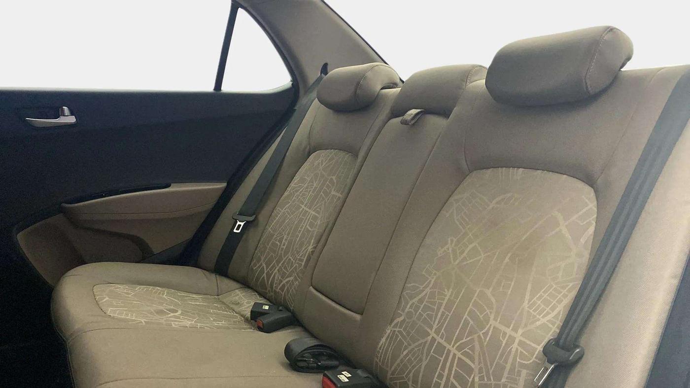 2014 Hyundai Xcent S (O) 1.2, Petrol, Manual, 40,096 km, Right Side Rear Door Cabin