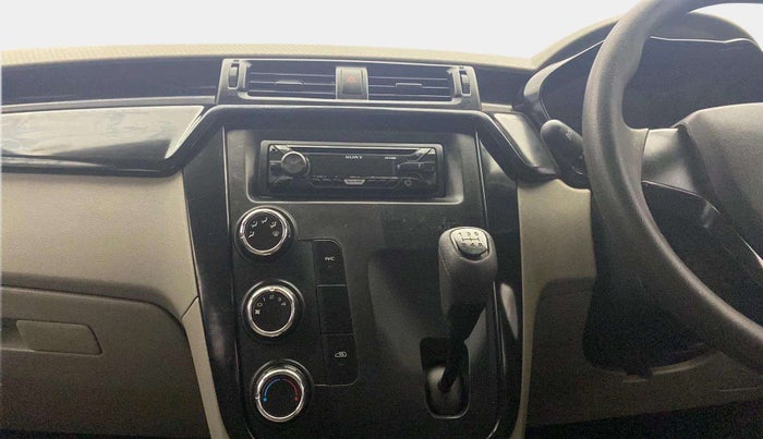2017 Mahindra Kuv100 K2 6 STR, Petrol, Manual, 27,549 km, Air Conditioner