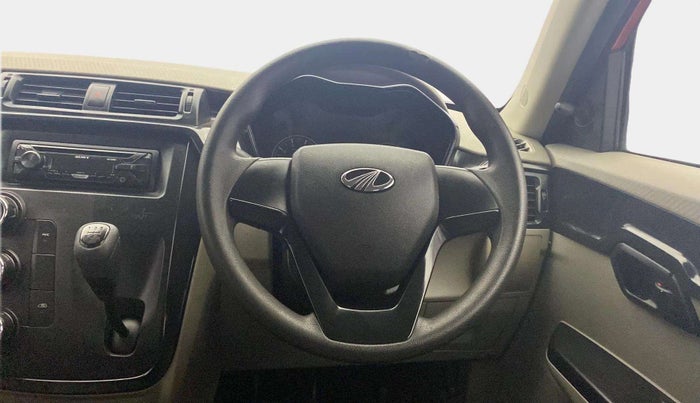 2017 Mahindra Kuv100 K2 6 STR, Petrol, Manual, 27,549 km, Steering Wheel Close Up