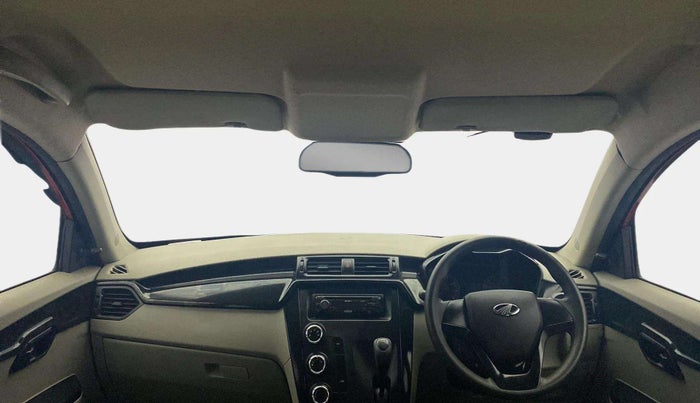 2017 Mahindra Kuv100 K2 6 STR, Petrol, Manual, 27,549 km, Dashboard