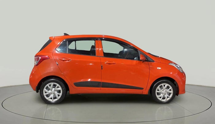 2017 Hyundai Grand i10 SPORTZ 1.2 KAPPA VTVT, Petrol, Manual, 26,461 km, Right Side View