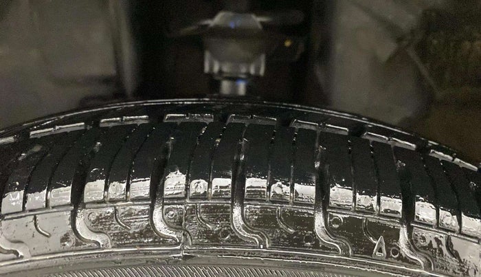 2016 Renault Kwid RXT 0.8, Petrol, Manual, 39,120 km, Left Front Tyre Tread