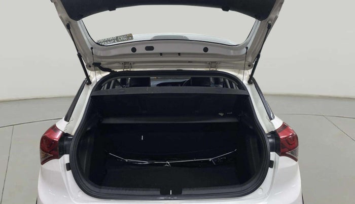 2015 Hyundai i20 Active 1.2 S, Petrol, Manual, 62,342 km, Boot Inside