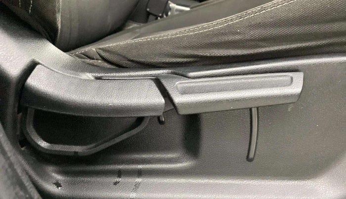 2019 Hyundai VENUE SX PLUS 1.0 TURBO DCT, Petrol, Automatic, 73,363 km, Driver Side Adjustment Panel