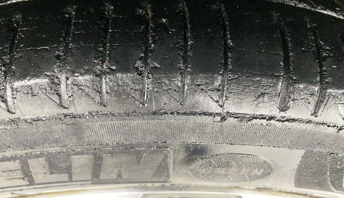 2018 Honda WR-V 1.2L I-VTEC VX MT, Petrol, Manual, 1,07,113 km, Right Front Tyre Tread