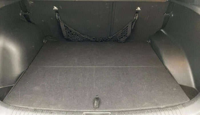 2017 Hyundai Creta SX PLUS AT 1.6 PETROL, Petrol, Automatic, 65,506 km, Boot Inside
