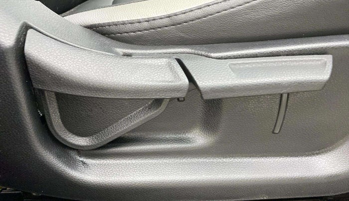 2021 KIA SONET HTX 1.0 IMT, Petrol, Manual, 41,775 km, Driver Side Adjustment Panel