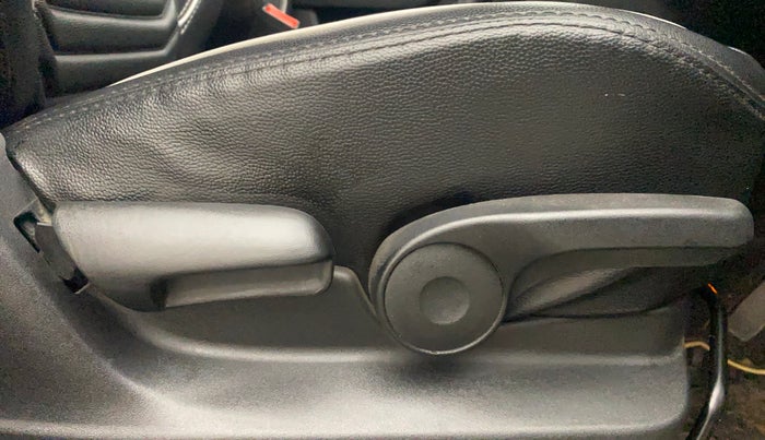 2021 Maruti Vitara Brezza ZXI AT SHVS, Petrol, Automatic, 39,230 km, Driver Side Adjustment Panel