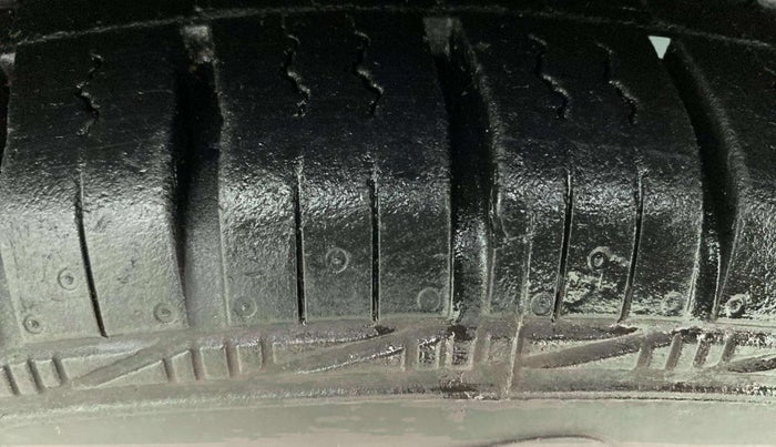 2015 Honda Amaze 1.2L I-VTEC S, Petrol, Manual, 73,210 km, Right Front Tyre Tread
