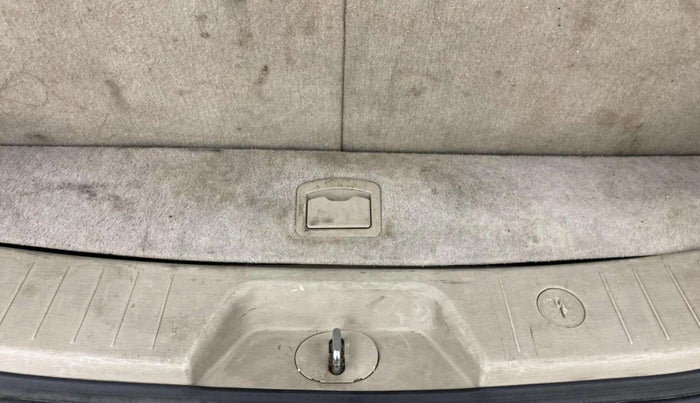 2018 Mahindra XUV500 W9, Diesel, Manual, 91,046 km, Boot Inside