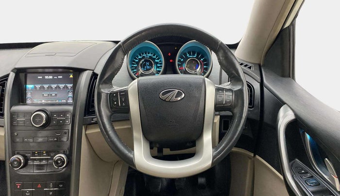 2018 Mahindra XUV500 W9, Diesel, Manual, 91,046 km, Steering Wheel Close Up