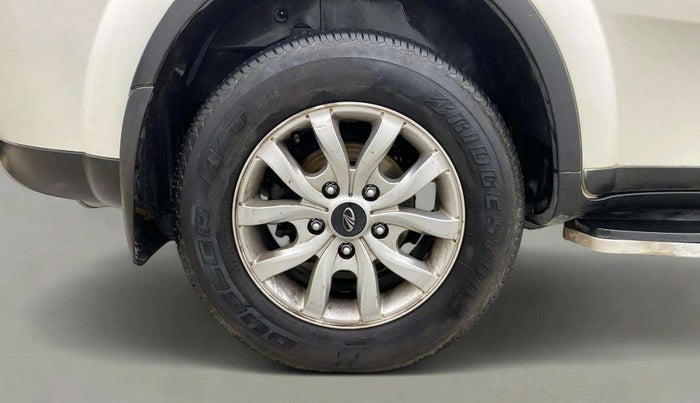 2018 Mahindra XUV500 W9, Diesel, Manual, 91,046 km, Right Rear Wheel