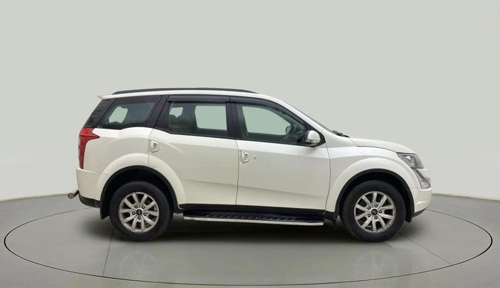 2018 Mahindra XUV500 W9, Diesel, Manual, 91,046 km, Right Side View