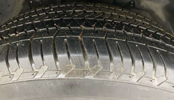 2018 Mahindra XUV500 W9, Diesel, Manual, 91,046 km, Right Front Tyre Tread
