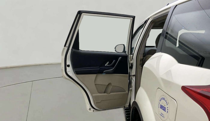 2018 Mahindra XUV500 W9, Diesel, Manual, 91,046 km, LHS Rear Door