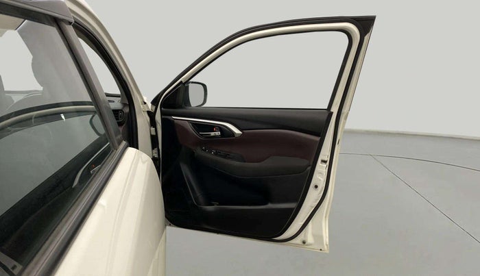 2024 Maruti Grand Vitara SIGMA SMART HYBRID, Petrol, Manual, 9,173 km, RHS Front Door