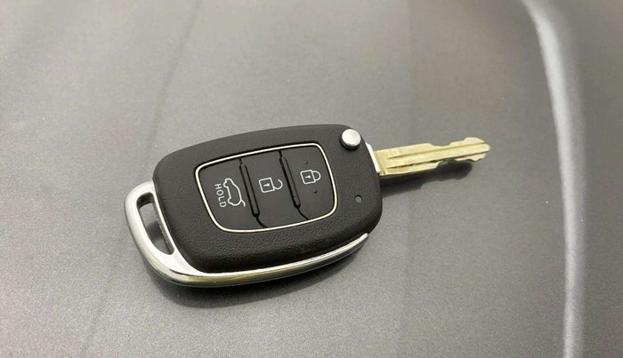 2021 Hyundai NEW I20 SPORTZ 1.2 MT, Petrol, Manual, 31,863 km, Key Close Up