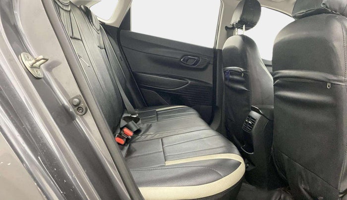 2021 Hyundai NEW I20 SPORTZ 1.2 MT, Petrol, Manual, 31,863 km, Right Side Rear Door Cabin