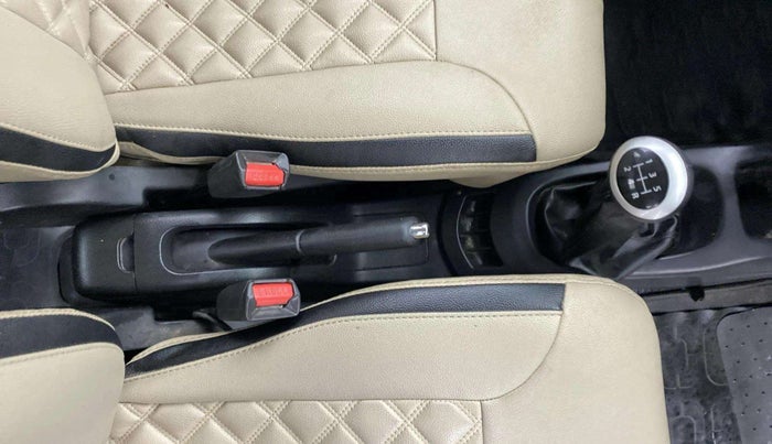 2017 Maruti Wagon R 1.0 VXI, Petrol, Manual, 30,441 km, Gear Lever