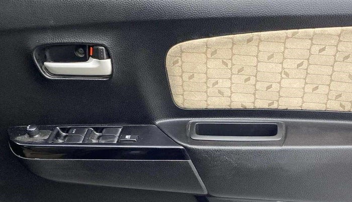 2017 Maruti Wagon R 1.0 VXI, Petrol, Manual, 30,441 km, Driver Side Door Panels Control