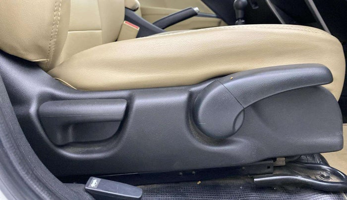 2022 Honda City 1.5L I-VTEC SV, Petrol, Manual, 43,033 km, Driver Side Adjustment Panel