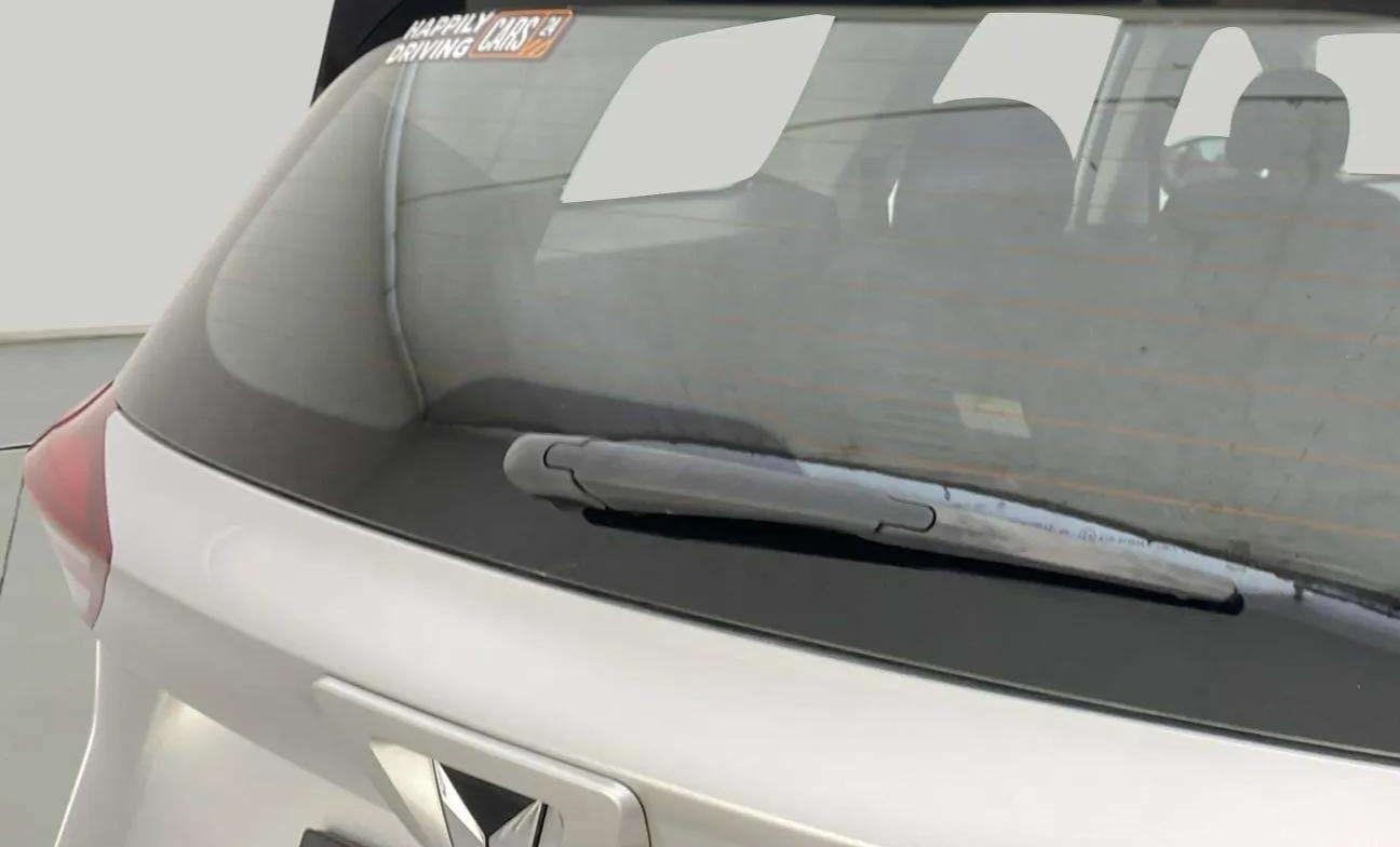 2022 Mahindra XUV700 AX 5 P AT 5 STR, Petrol, Automatic, 17,417 km, Rear Wiper