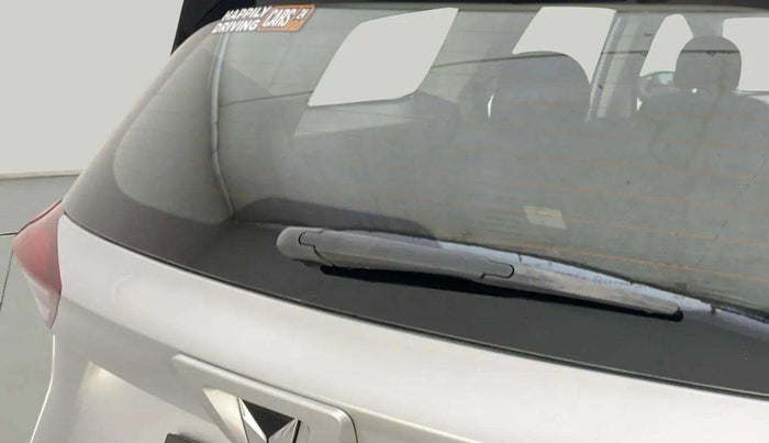 2022 Mahindra XUV700 AX 5 P AT 5 STR, Petrol, Automatic, 16,696 km, Rear Wiper