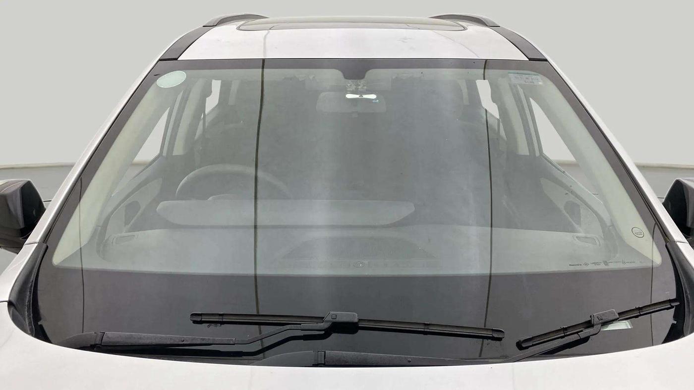 2022 Mahindra XUV700 AX 5 P AT 5 STR, Petrol, Automatic, 17,417 km, Front Windshield