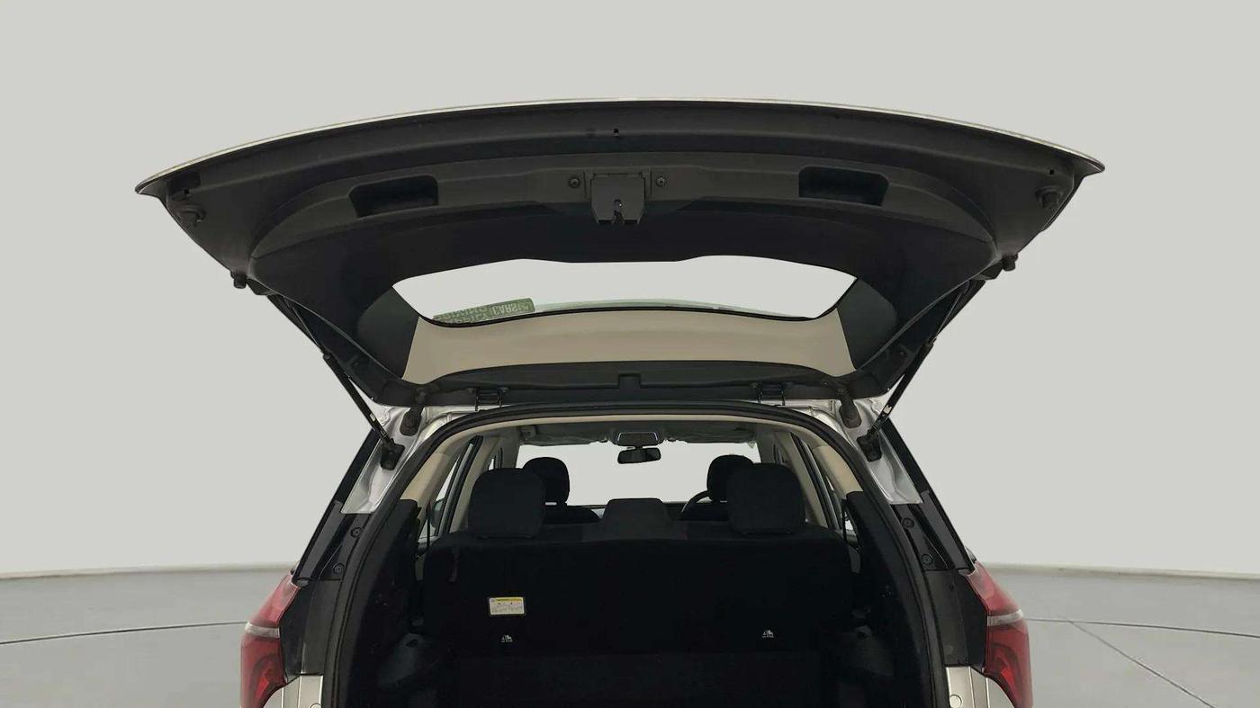 2022 Mahindra XUV700 AX 5 P AT 5 STR, Petrol, Automatic, 17,417 km, Boot Door Open