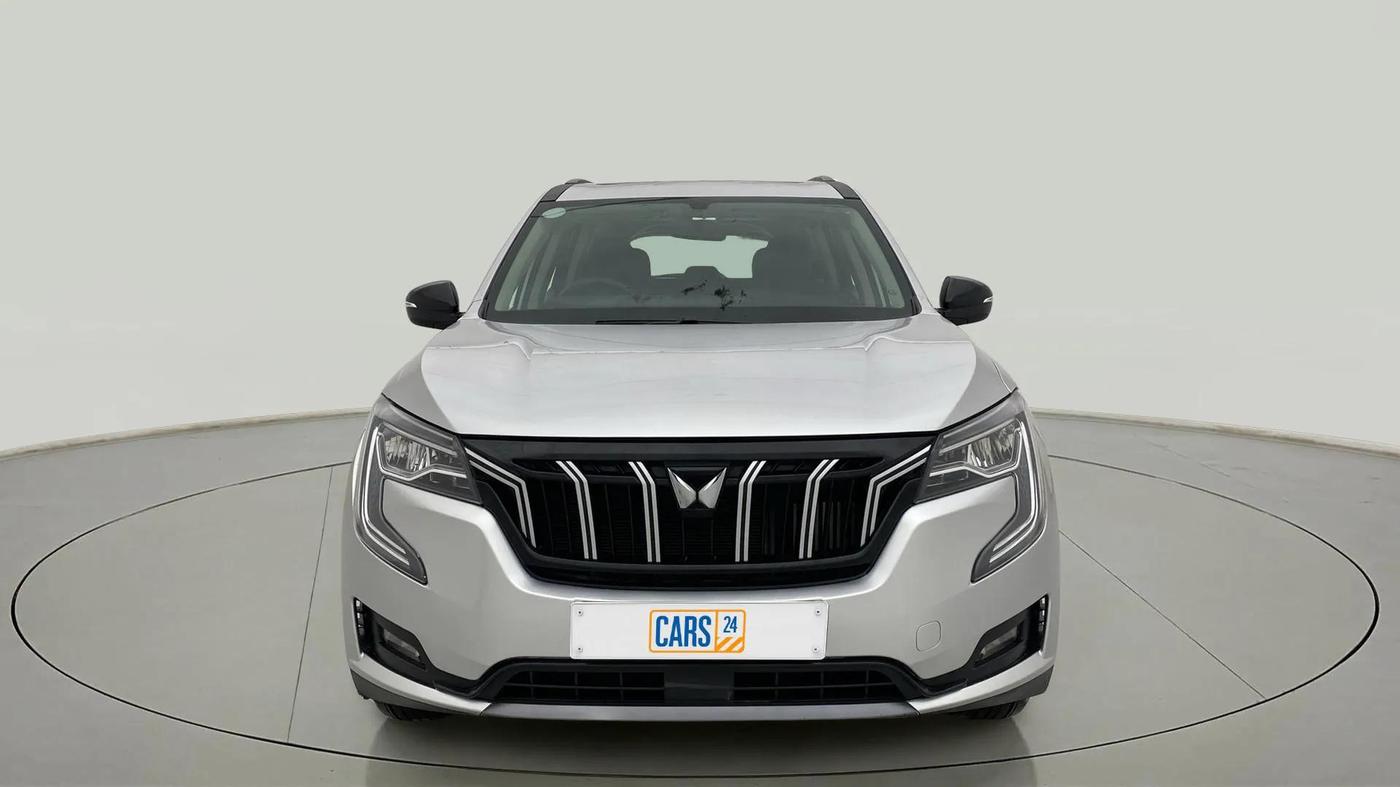 2022 Mahindra XUV700 AX 5 P AT 5 STR, Petrol, Automatic, 17,417 km, Front