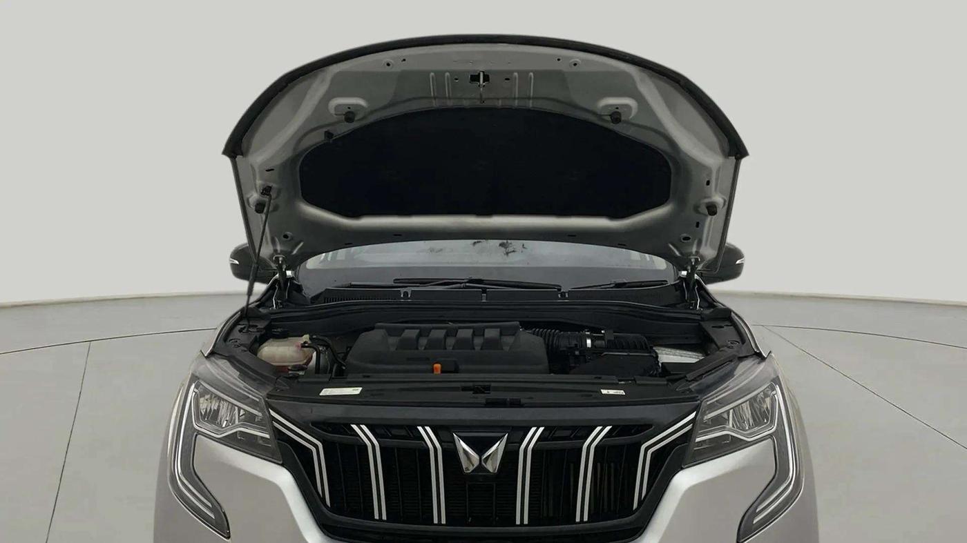 2022 Mahindra XUV700 AX 5 P AT 5 STR, Petrol, Automatic, 17,417 km, Open Bonet