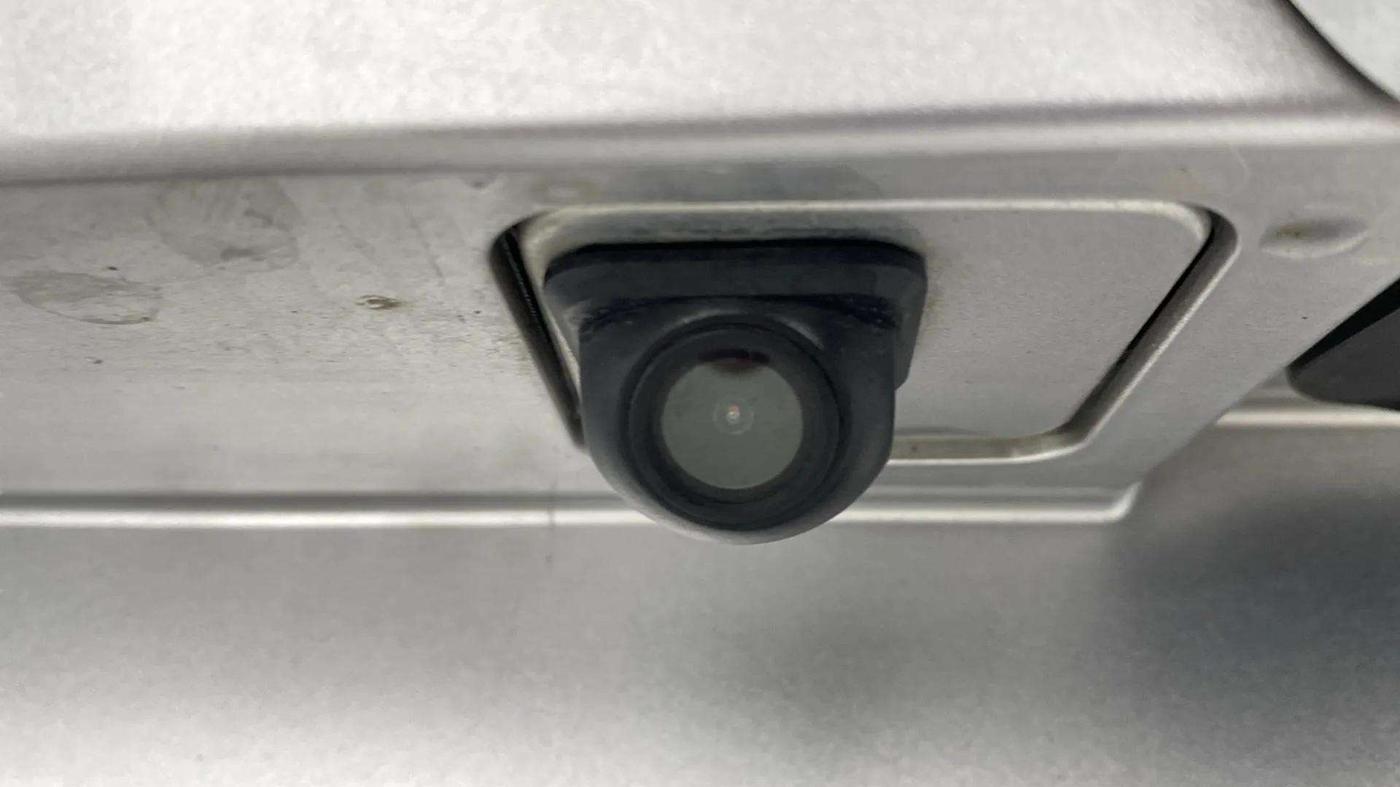 2022 Mahindra XUV700 AX 5 P AT 5 STR, Petrol, Automatic, 17,417 km, Parking Camera