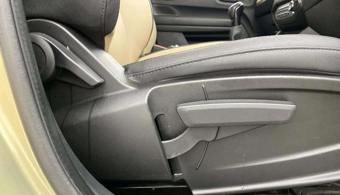 2022 Tata PUNCH CREATIVE 1.2 MT KAZIRANGA EDITION , Petrol, Manual, 36,389 km, Driver Side Adjustment Panel