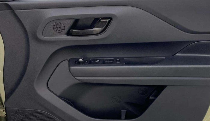 2022 Tata PUNCH CREATIVE 1.2 MT KAZIRANGA EDITION , Petrol, Manual, 36,389 km, Driver Side Door Panels Control