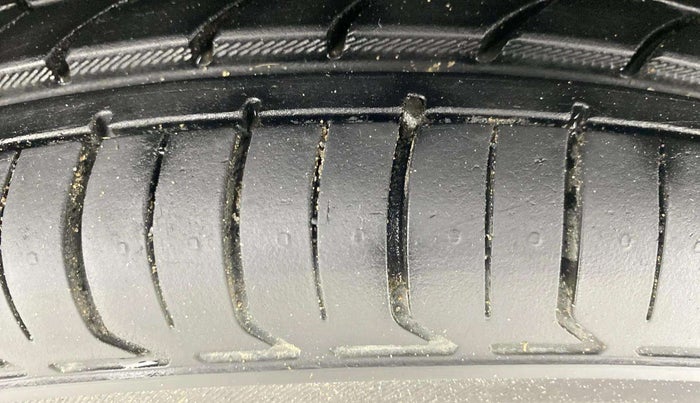 2013 Honda Amaze 1.2L I-VTEC S, Petrol, Manual, 36,569 km, Left Front Tyre Tread