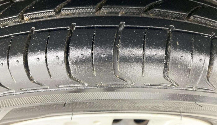 2013 Honda Amaze 1.2L I-VTEC S, Petrol, Manual, 36,569 km, Right Front Tyre Tread