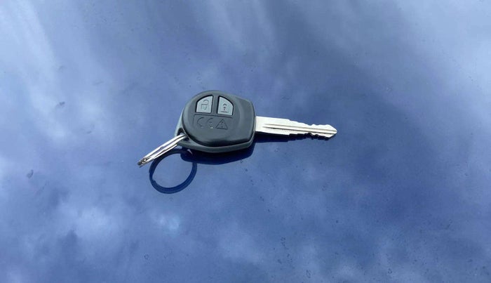 2023 Maruti Swift VXI, Petrol, Manual, 11,233 km, Key Close Up