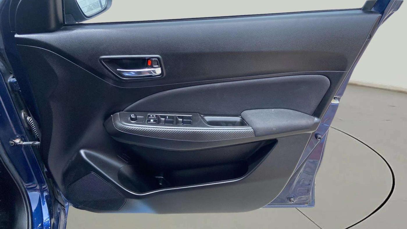 2023 Maruti Swift VXI, Petrol, Manual, 11,239 km, Driver Side Door Panels Control