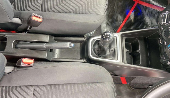 2023 Maruti Swift VXI, Petrol, Manual, 11,233 km, Gear Lever