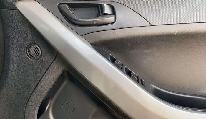 2020 Tata NEXON XM PETROL, Petrol, Manual, 58,295 km, Driver Side Door Panels Control