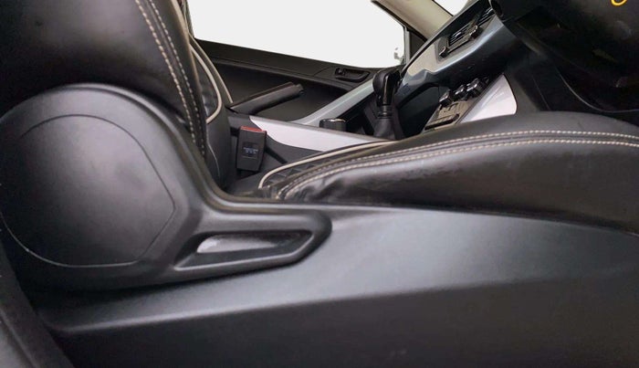 2020 Tata NEXON XM PETROL, Petrol, Manual, 58,295 km, Driver Side Adjustment Panel