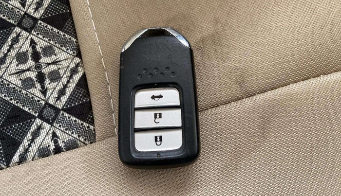 2016 Honda City 1.5L I-VTEC VX, Petrol, Manual, 53,725 km, Key Close Up