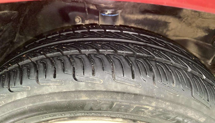 2014 Maruti Wagon R 1.0 VXI, Petrol, Manual, 39,951 km, Right Front Tyre Tread