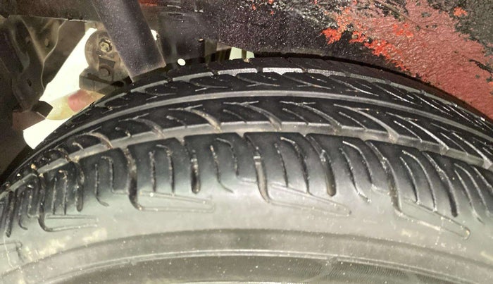 2014 Maruti Wagon R 1.0 VXI, Petrol, Manual, 39,951 km, Right Rear Tyre Tread