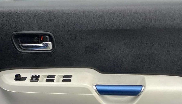 2017 Maruti IGNIS DELTA 1.2, Petrol, Manual, 36,152 km, Driver Side Door Panels Control