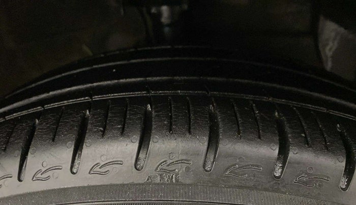 2021 Hyundai AURA S 1.2 AMT, Petrol, Automatic, 19,095 km, Right Front Tyre Tread