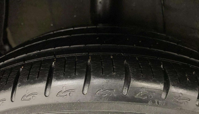 2021 Hyundai AURA S 1.2 AMT, Petrol, Automatic, 19,095 km, Right Rear Tyre Tread