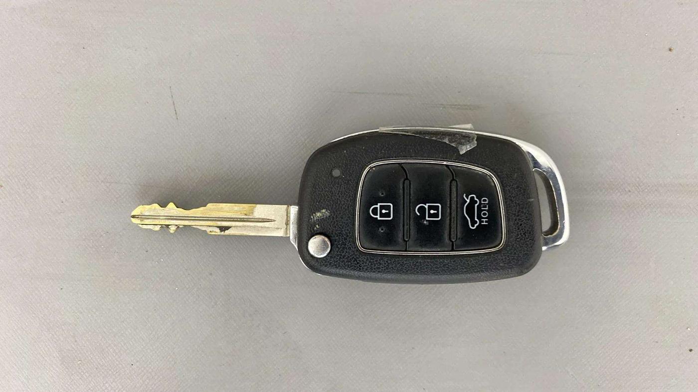 2021 Hyundai AURA S 1.2 AMT, Petrol, Automatic, 19,095 km, Key Close Up
