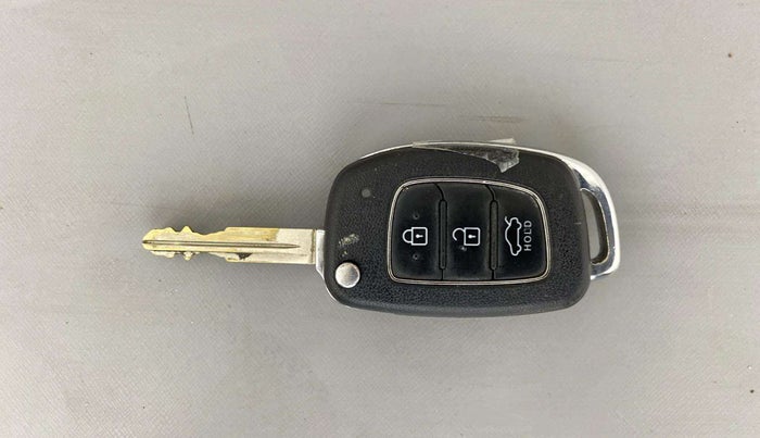 2021 Hyundai AURA S 1.2 AMT, Petrol, Automatic, 19,095 km, Key Close Up
