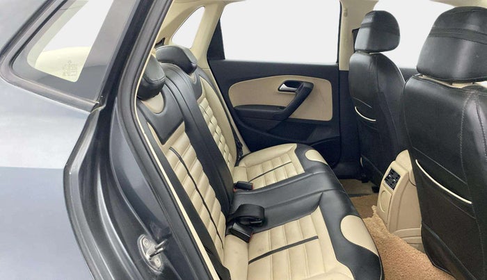 2017 Volkswagen Ameo HIGHLINE PLUS 1.5L AT 16 ALLOY, Diesel, Automatic, 66,860 km, Right Side Rear Door Cabin